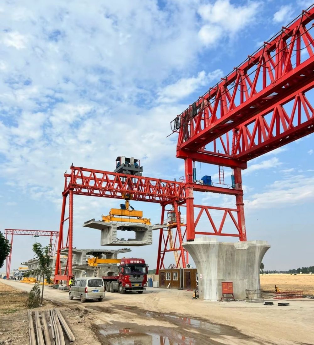 南通出租龍門吊廠家、架橋機(jī)、提梁機(jī)、門式起重機(jī)租賃服務(wù)