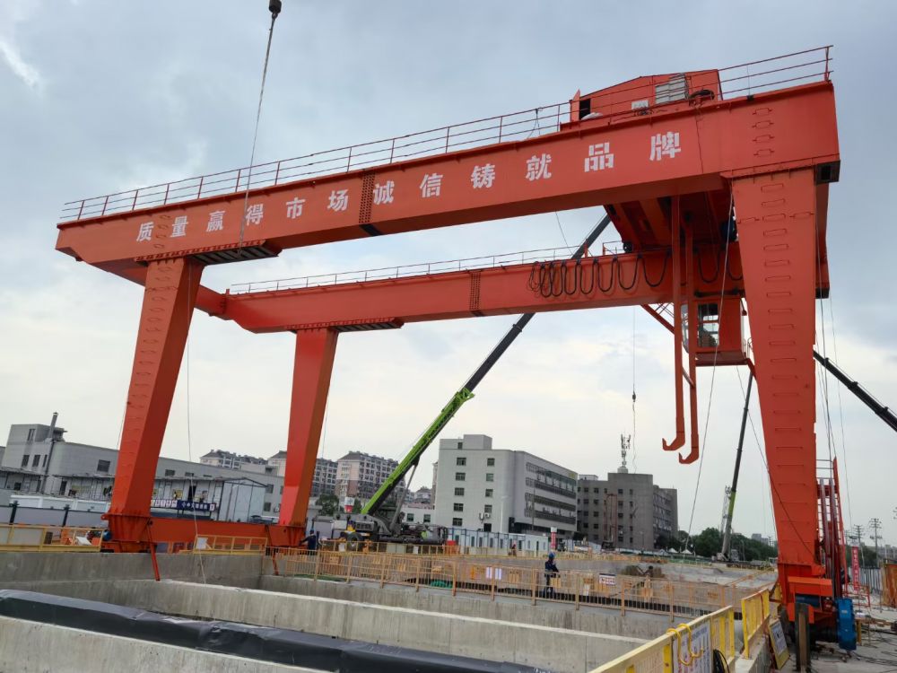 廣州地鐵出渣機(jī)、地鐵站門(mén)式起重機(jī)生產(chǎn)、安裝拆卸、租賃公司